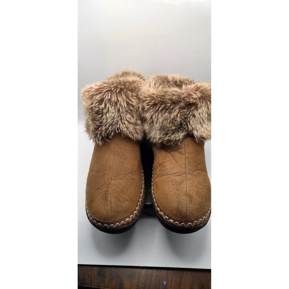 Isotoner Womens Tan Faux Fur Trim Clog Slippers Size 7.5-8 Machine Washable